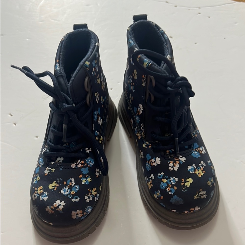 OshKosh B'gosh girls Estell ankle  Floral Boots size‎ 8M